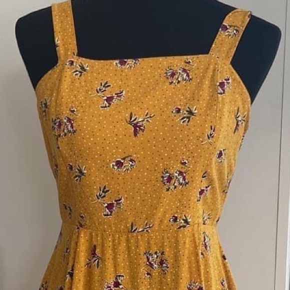 Wild Fable Dress Size Medium Floral Yellow Woven Strappy Tie Back Square Neck - Picture 4 of 6